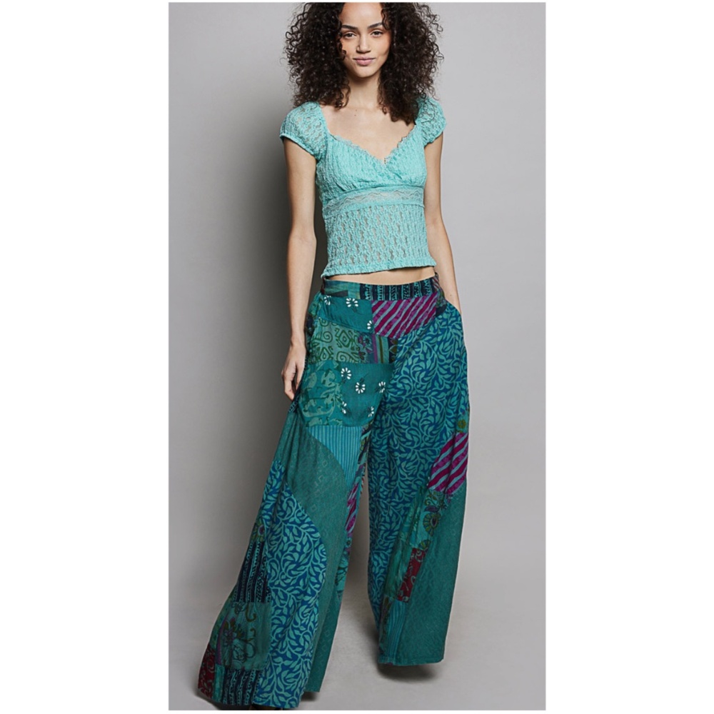 POL Cotton Stretchy Waist Floral Patchwork Wide leg Pants - Picture 3 of 5